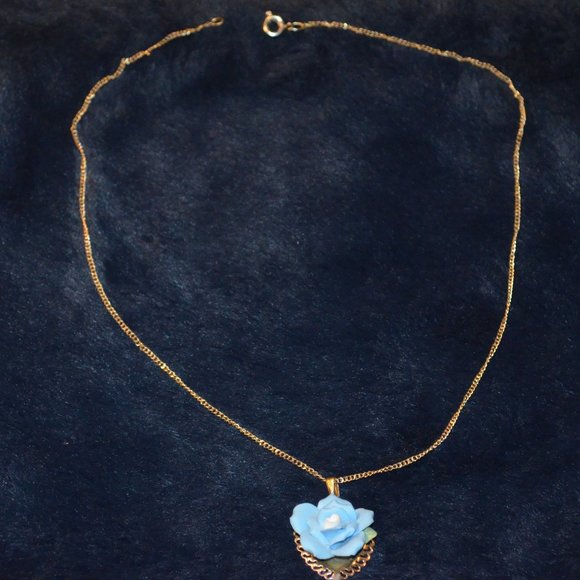 Vintage Blue Rose w/ Gold Heart Chained Necklace - Picture 4 of 5